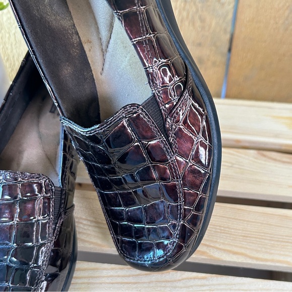 Clarks Gael Angora Croc Embossed Loafers, Size 7 - Picture 12 of 13